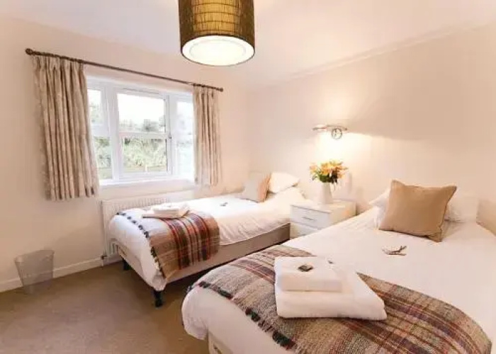 Caddys Corner Lodges