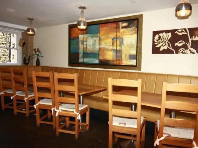 White House Hotel & Restaurant