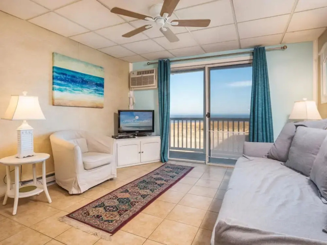 46th St Windjammer 207 1Br Condo