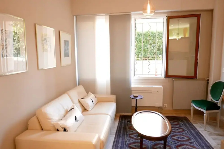 Studio in Nice - 2 km From the Beach