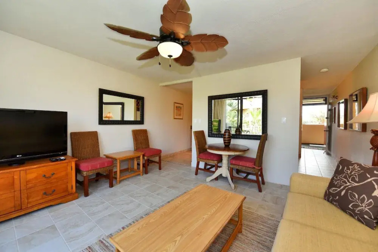 Paki Maui 414 by RedAwning