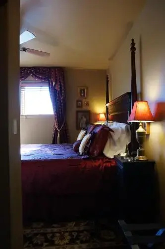 Russell Manor Bed & Breakfast