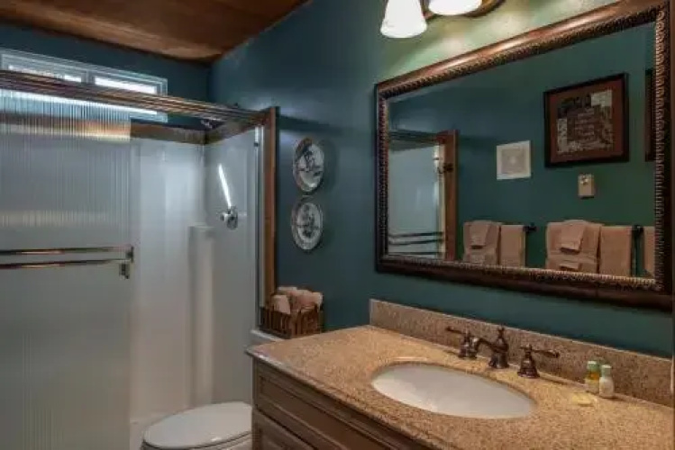 Basque Haus - 3 Br Home