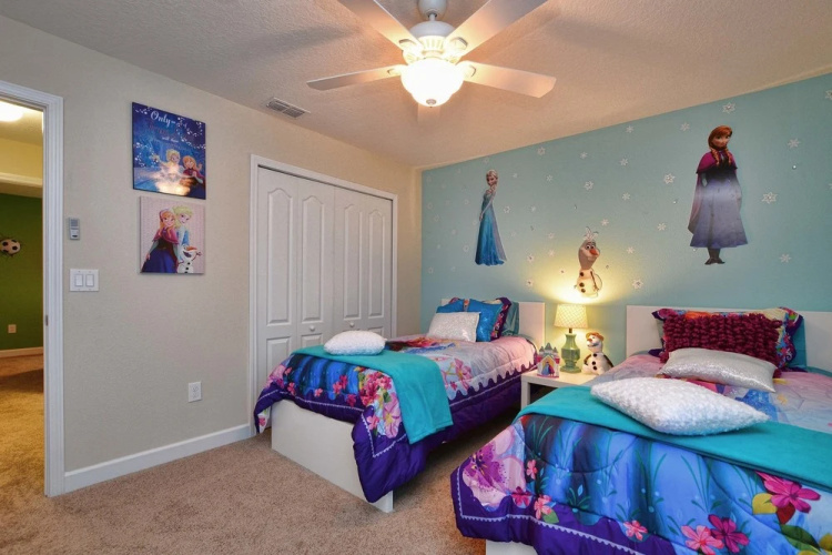 Paradise Palms 8810