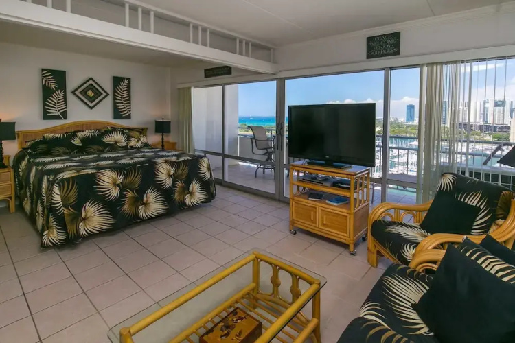 Ilikai 1737 - Studio Condo