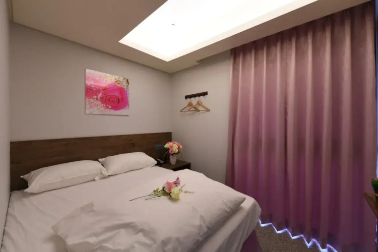 Nine & Nine Hotel