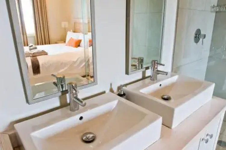 Paternoster Hotel