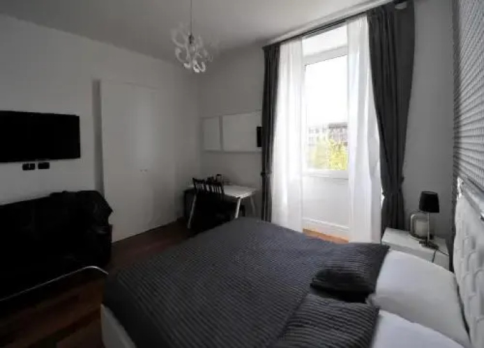 Small Luxury rent room