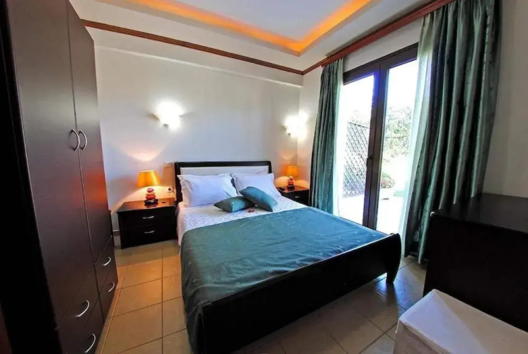 Dionysos Apartments
