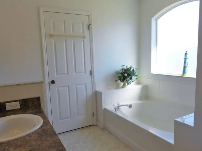 300 Kokomo Loop House