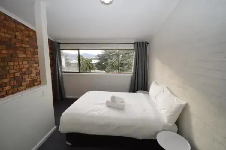 Ellswood 11