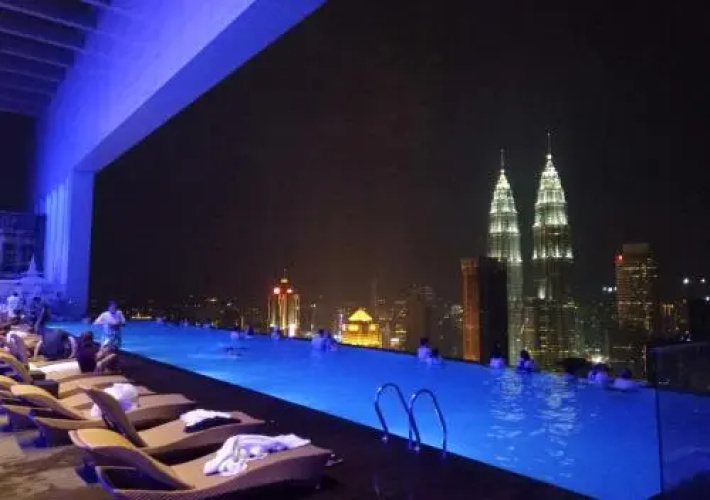 the face suite platinum twin towers