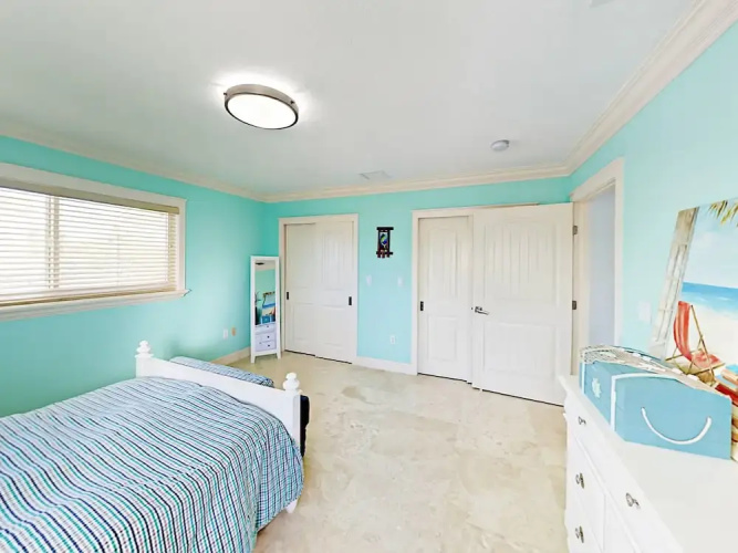 Canal-Side Getaway - 3 Br Home