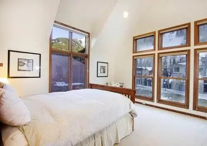 Telluride Alpine Lodge Portfolio