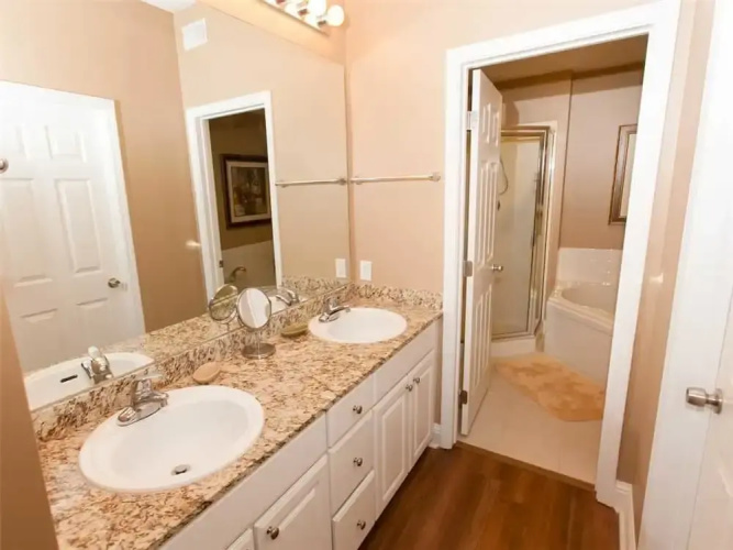 Lighthouse 1014 - 2 Br condo by RedAwning