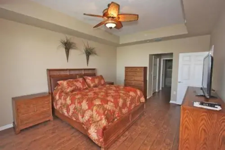 603 Harborview Grande