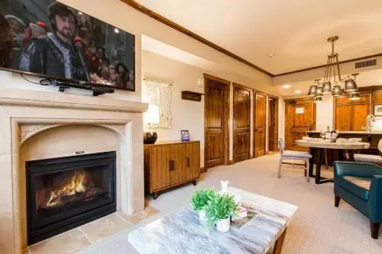 Alpine Haven at Hyatt Centric - 1 Br Condo