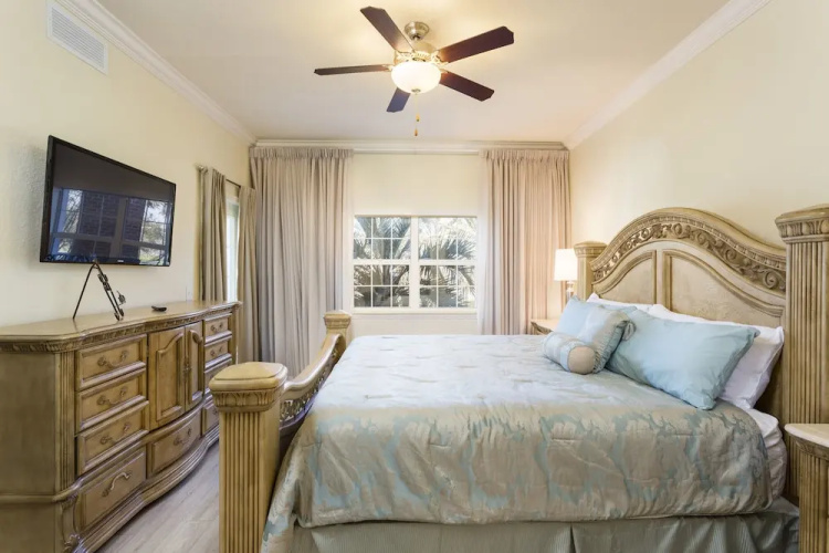 RVH_234 Whisper Way Charm