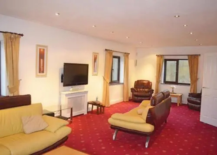 Paradise Lakeside Lodges