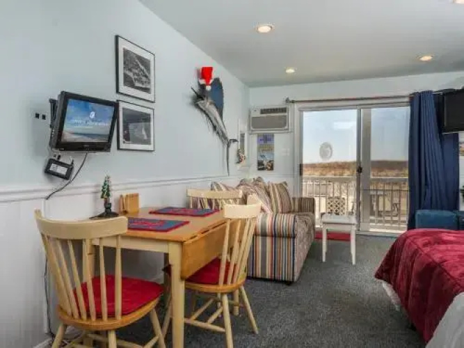 46th St Windjammer 105 1Br Studio
