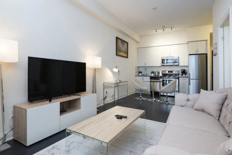Diamond Vacation Homes - Bayview Avenue