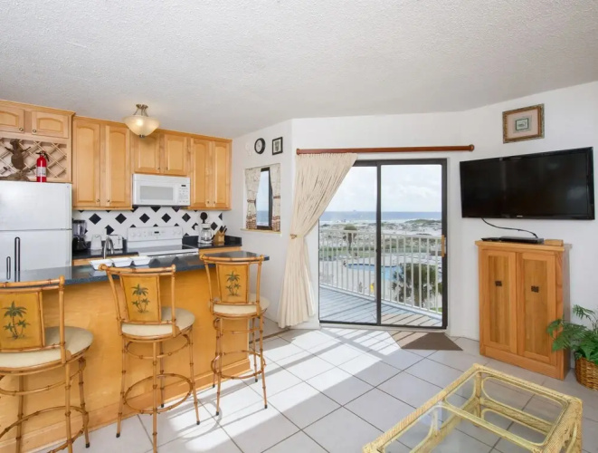 400 Plantation Rd Condo Unit 5208 - 2 Br condo by RedAwning