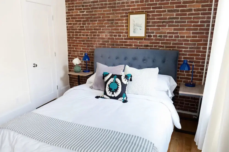 Contemporary South End Suites by Sonder