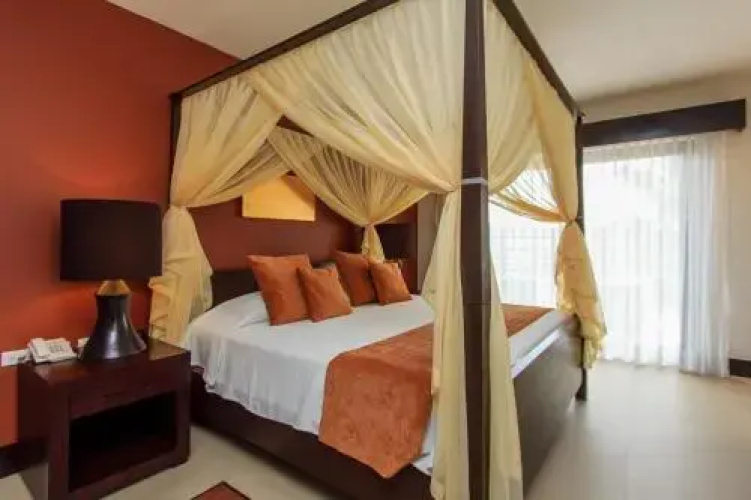 Aldea Thai 1110 Studio by RedAwning