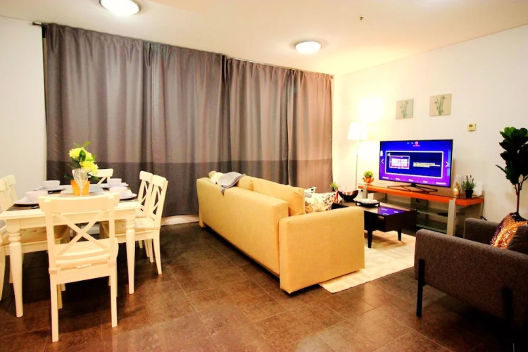 Spacious Apartment Central Location