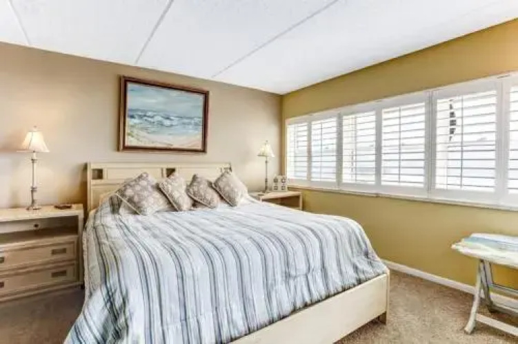 Recently Renovated Ocean Front Condo by RedAwning