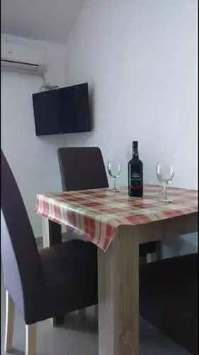 Apartments Maslovar