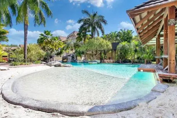 Lakes Resort 706
