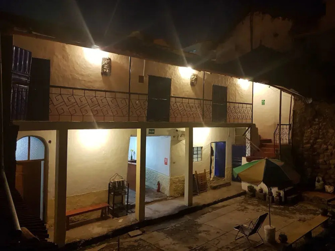 Reinbo Hostel B&B
