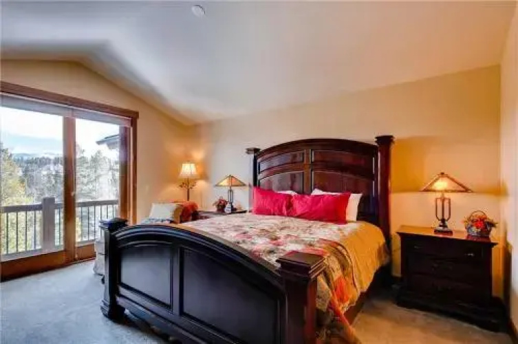 Snowshoe Chalet
