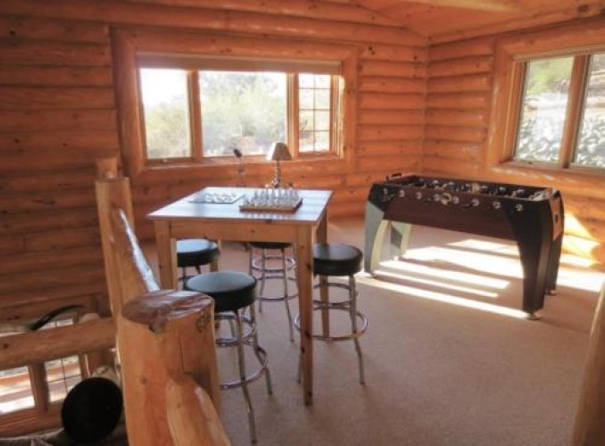 Lone Pine Lodge