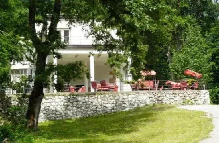 Camp Borasnica Bungalows