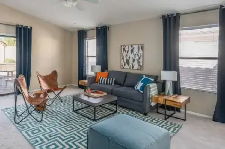 3BR Home Great Backyard by WanderJaunt
