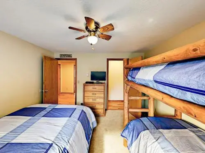 Se Teakwood - 3 Br Home