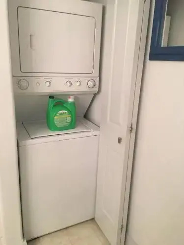 Convenient 1BR in 3rd Ward with Parking
