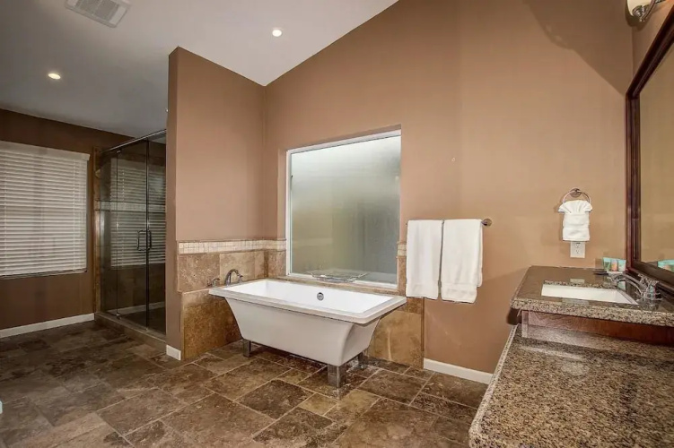 SLS Desert Tierra - FREE Heated Pool, Spa, Pool Table & More.