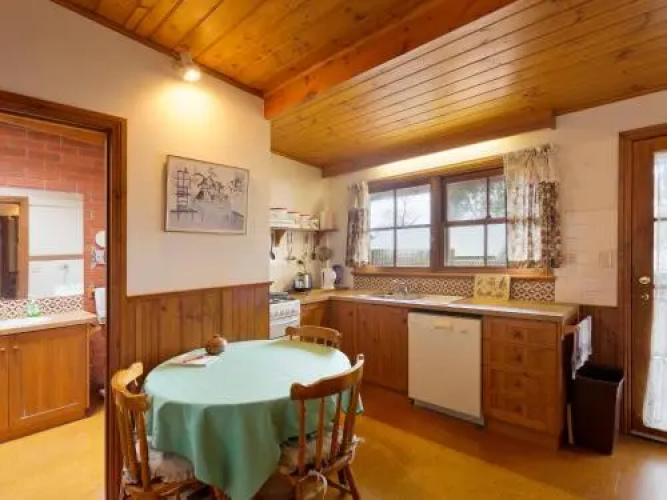 Maldon Cottage