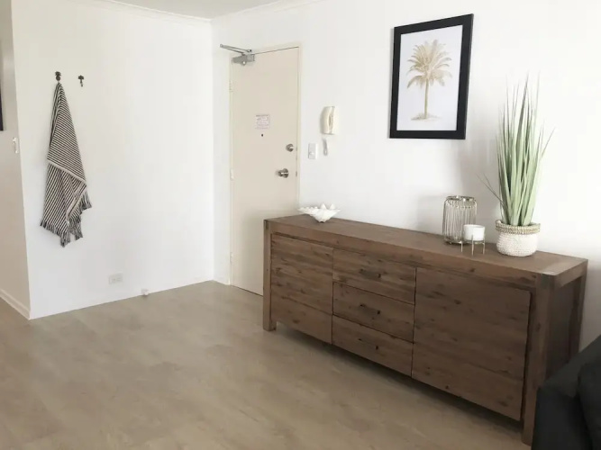 Sunshine Beach Luxe Apartment