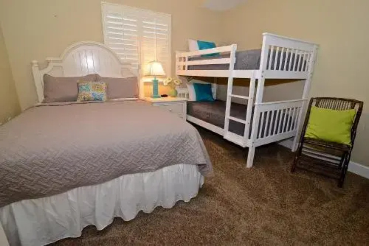 Sanibel 702