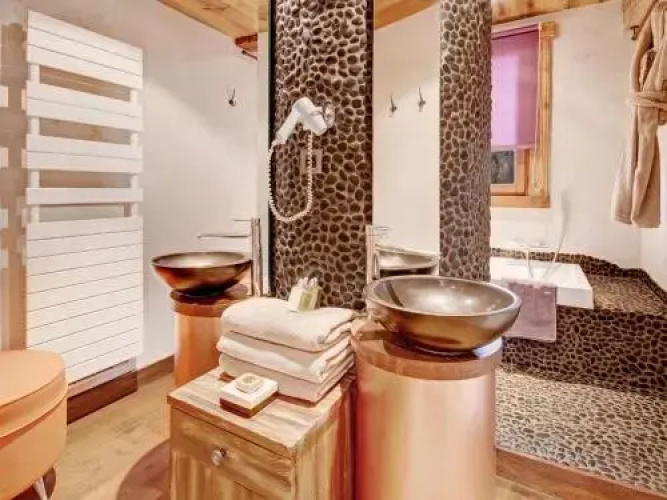 Authentic Lodge Spa