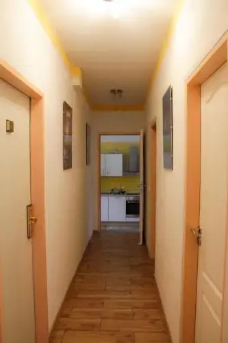 Chicken King's Rooms
