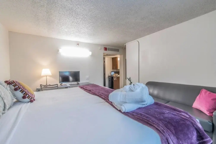 University District Flat + Pool + Gym