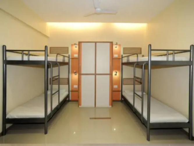 Hotel Singhs International