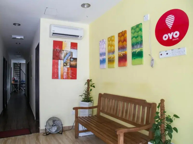 OYO 172 Spring Hotel