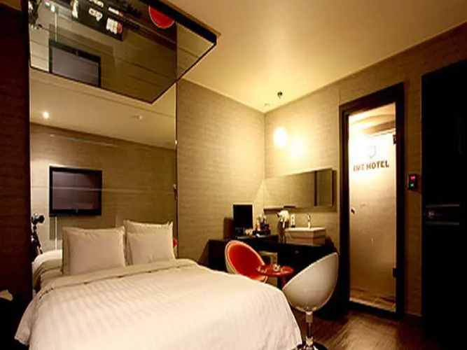 Guri IMT Hotel