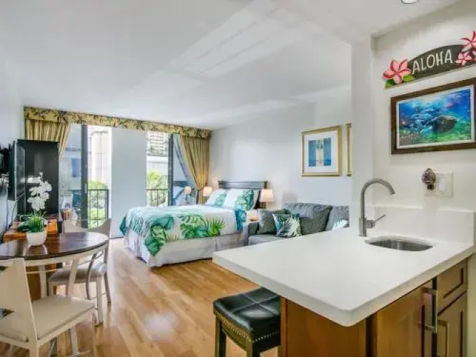 Palms Waikiki 220 Studio Apts